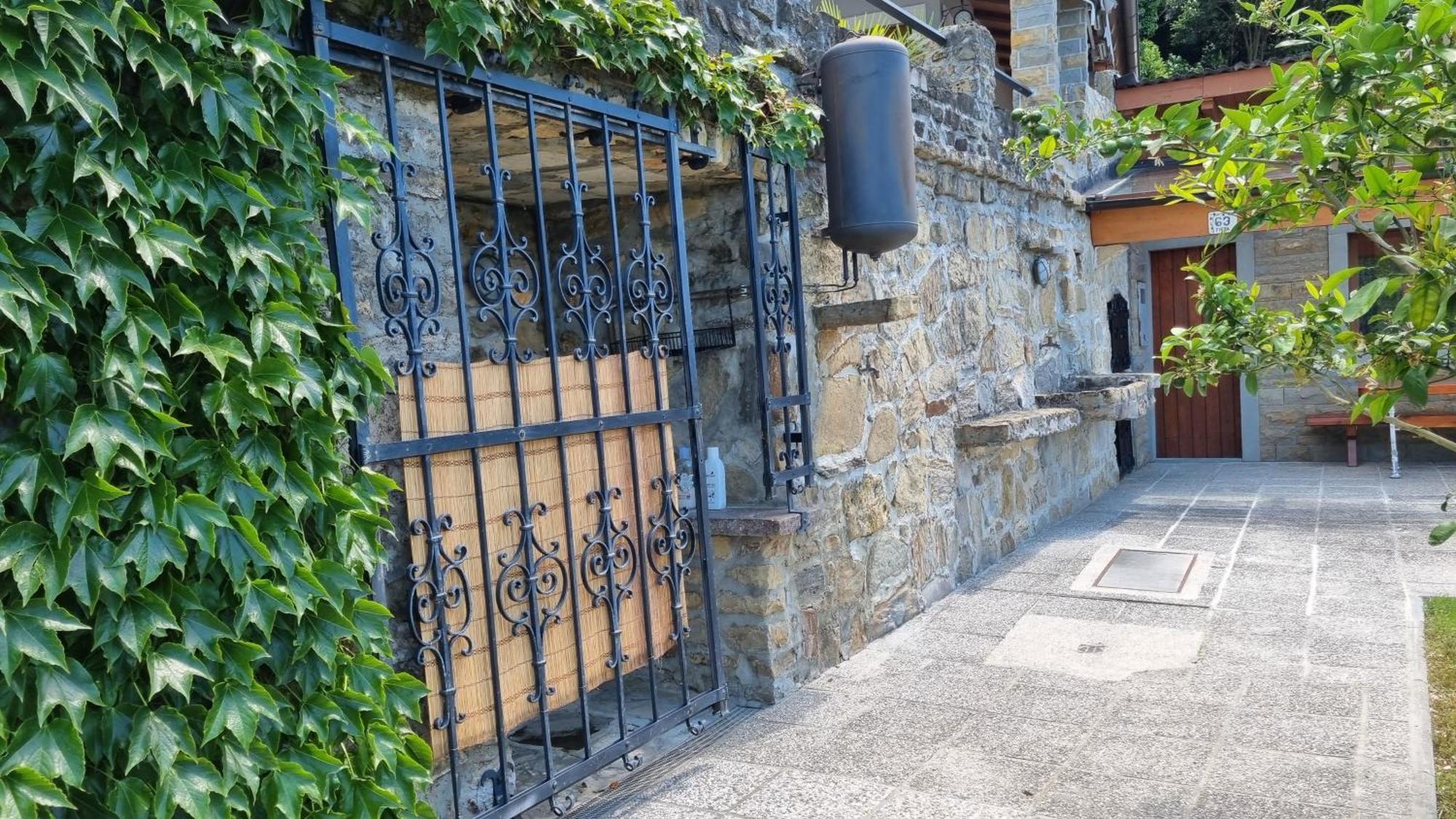 Piran Beach House - Private Oasis - Beachfront Apartment With A Sea View Terrace Екстериор снимка
