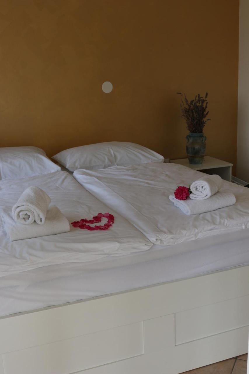 Piran Beach House - Private Oasis - Beachfront Apartment With A Sea View Terrace Екстериор снимка