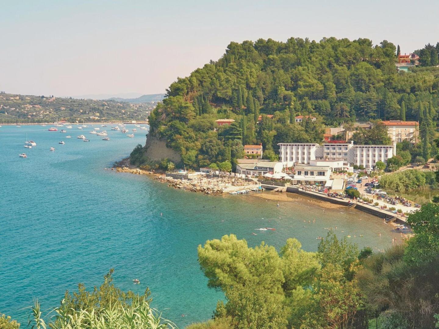 Piran Beach House - Private Oasis - Beachfront Apartment With A Sea View Terrace Екстериор снимка